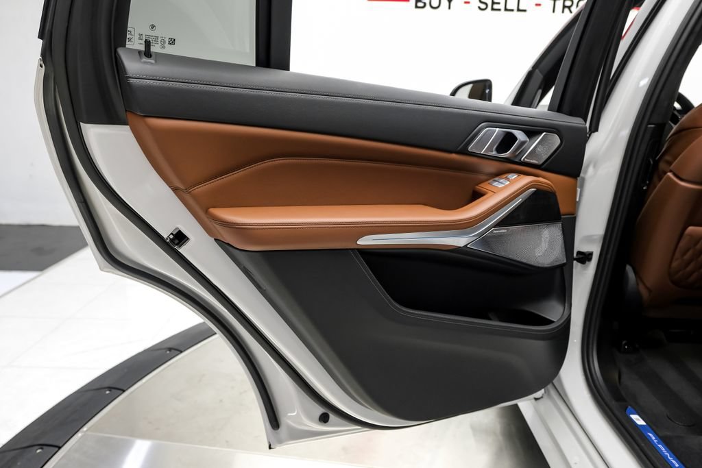 Used 2025 BMW ALPINA XB7 AWD/4WD image 52