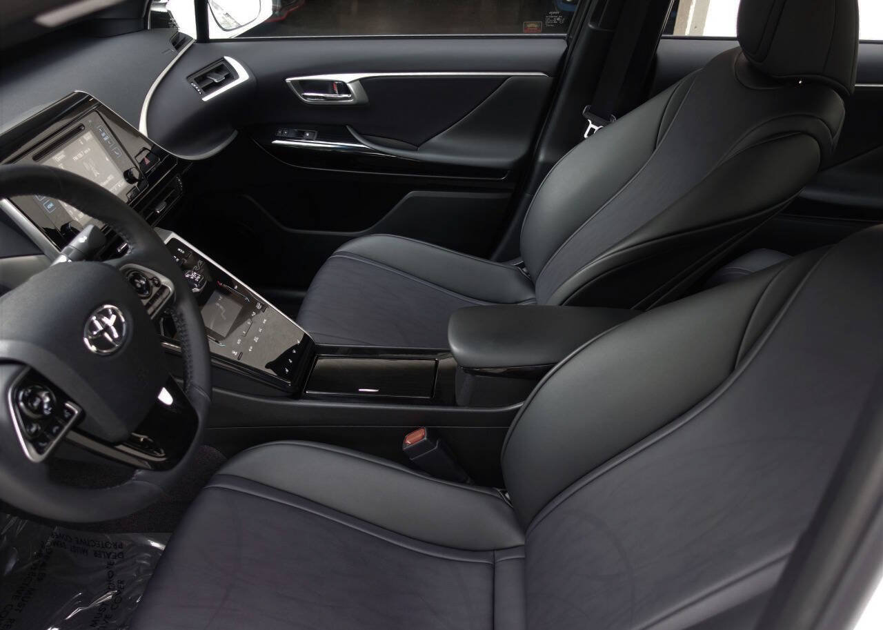 Used 2017 Toyota Mirai FWD image 27