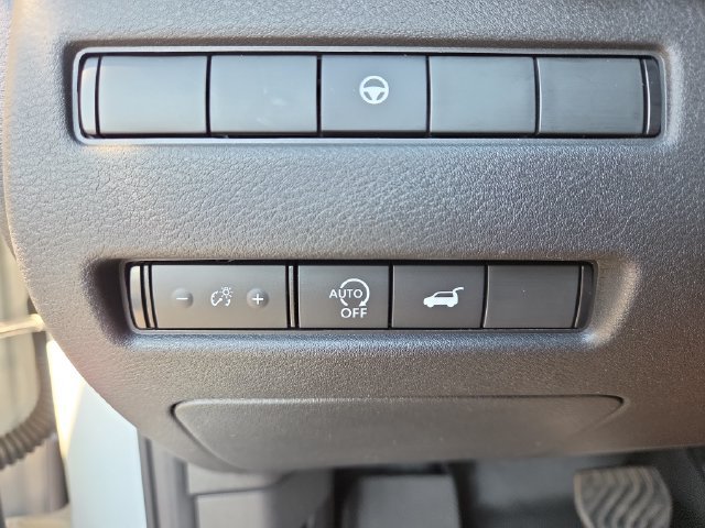 Used 2025 Nissan Rogue SL FWD image 21