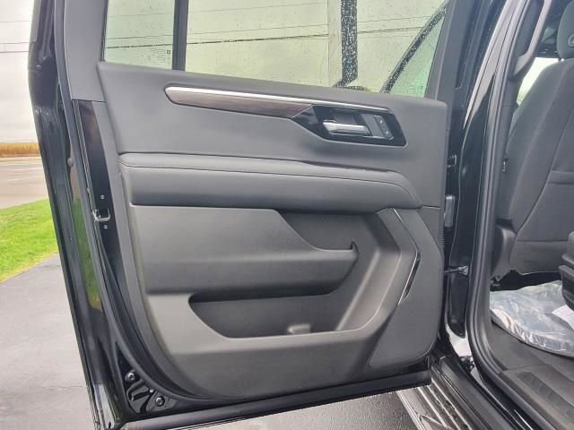 New 2026 Chevrolet Suburban LS image 23