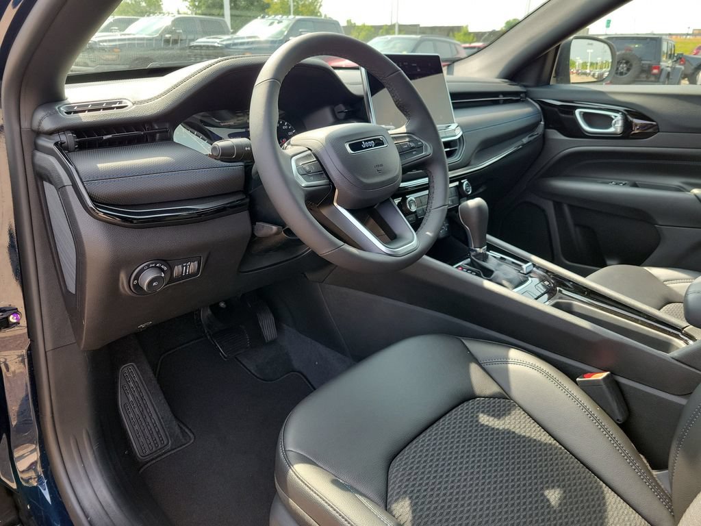 New 2026 Jeep Compass Latitude AWD/4WD image 12