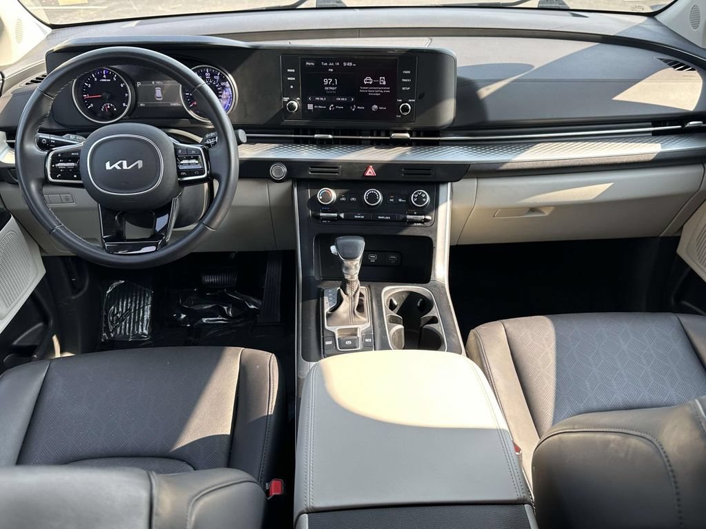 New 2024 Kia Carnival LX FWD image 12