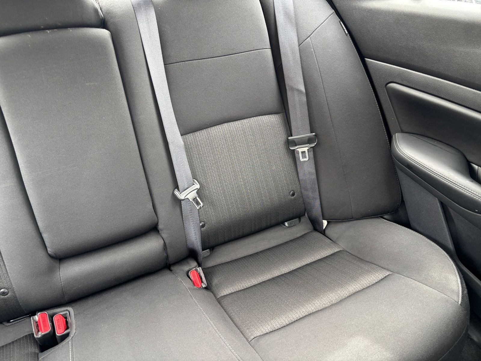 Used 2025 Nissan Altima 2.5 SV FWD image 36