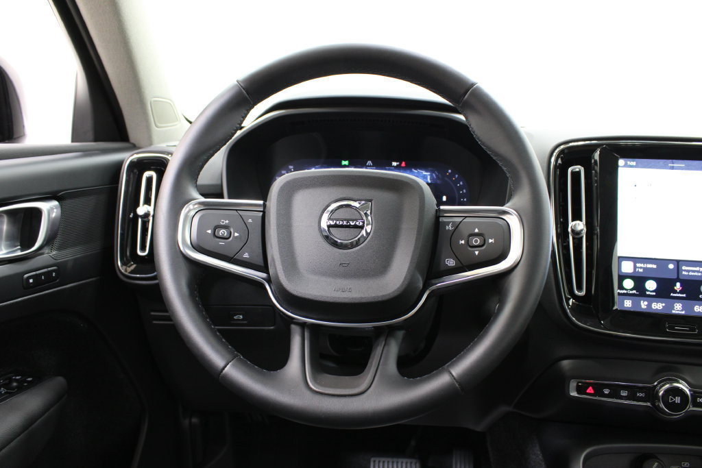 Used 2026 Volvo XC40 B5 Plus AWD/4WD image 25
