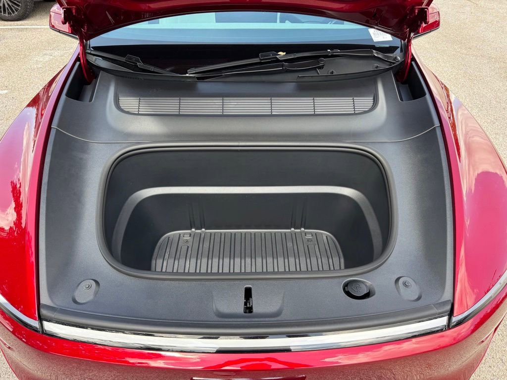 Used 2026 Tesla Model Y 2WD image 9