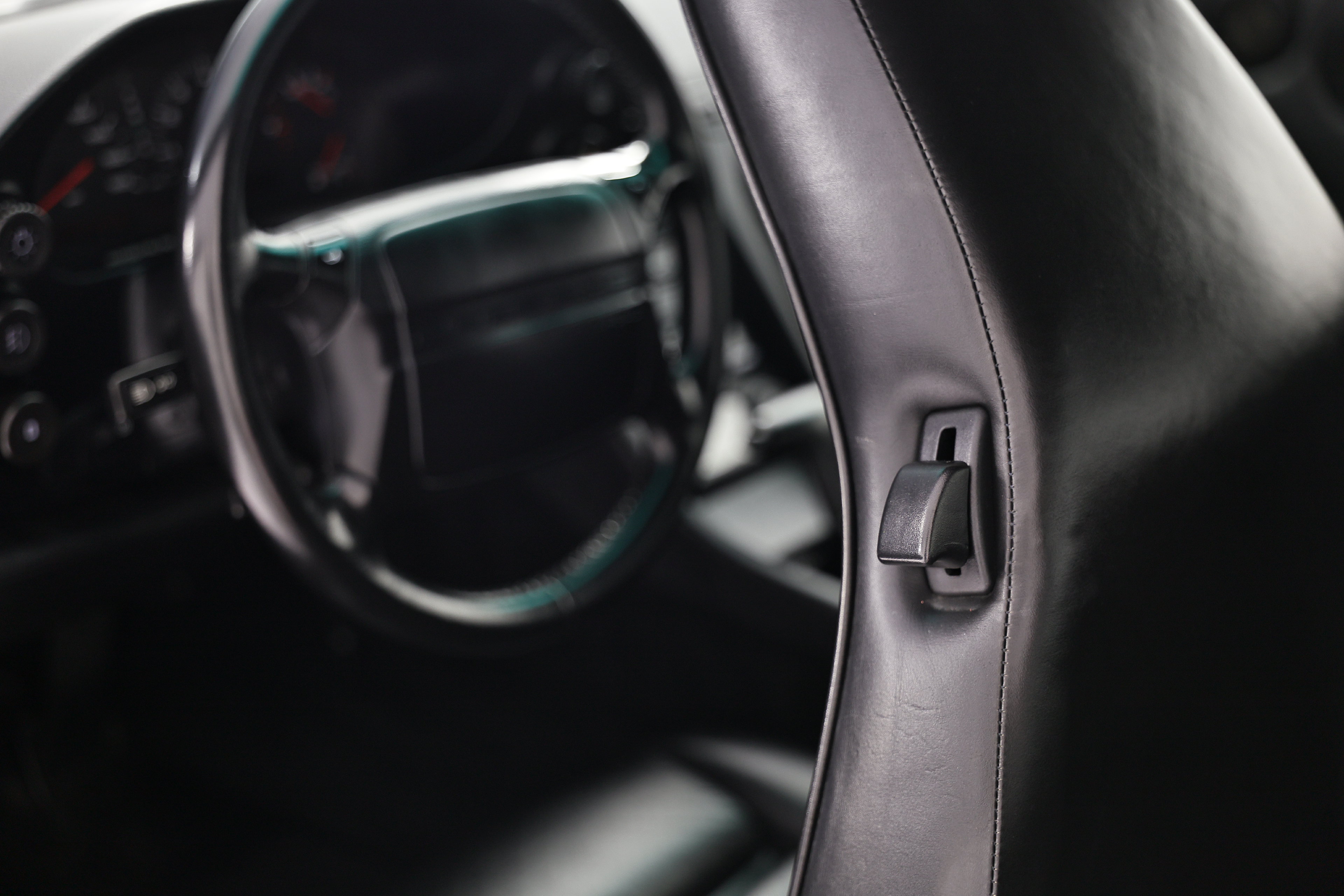 Used 1994 Porsche 928 GTS RWD image 29