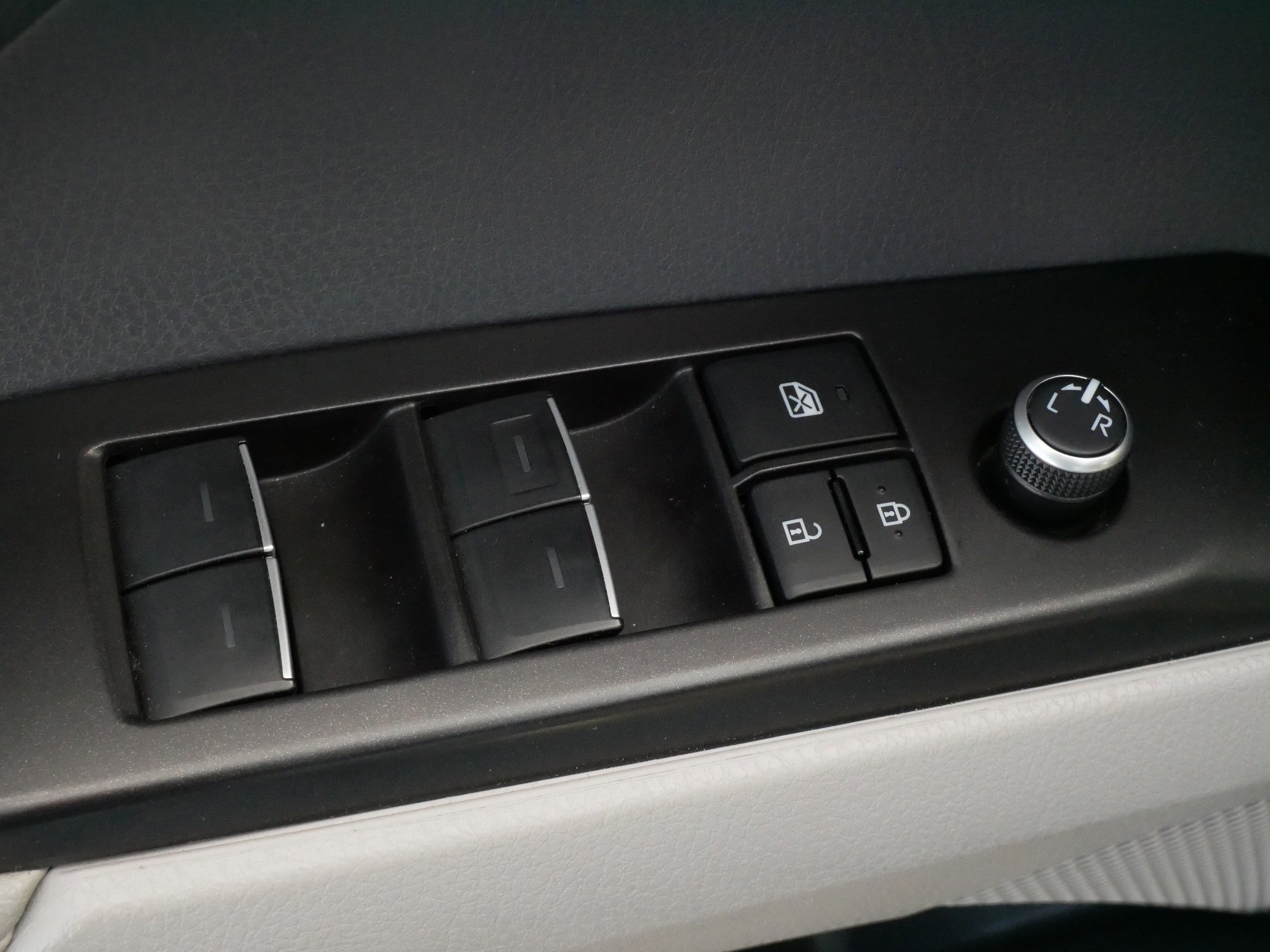 Used 2023 Toyota Camry XSE FWD image 19