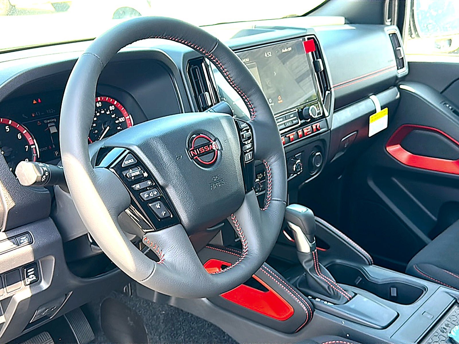 New 2027 Nissan Frontier Pro-X w/ Pro Convenience Package RWD image 9