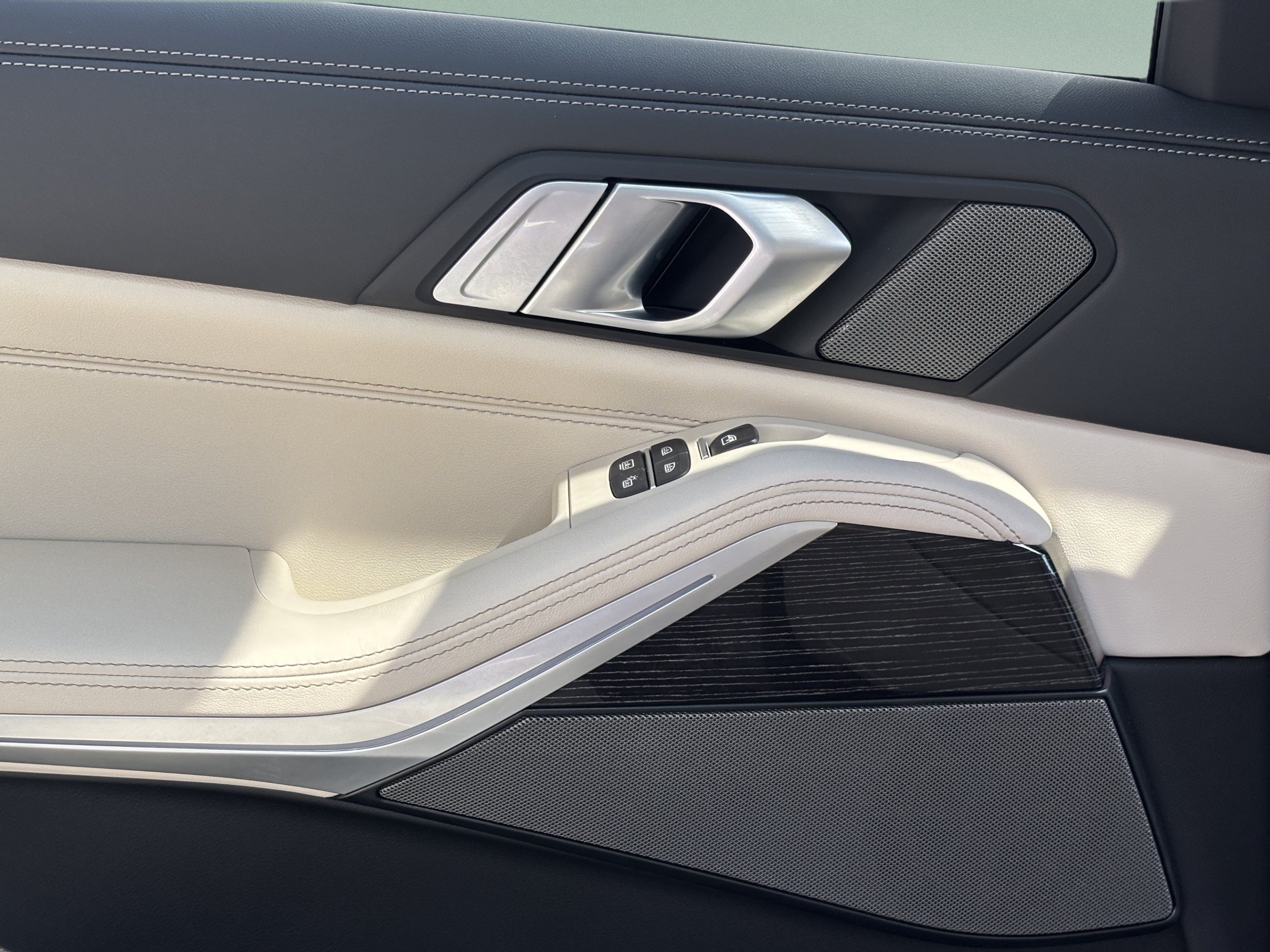 Certified 2026 BMW X7 M60i AWD/4WD image 31