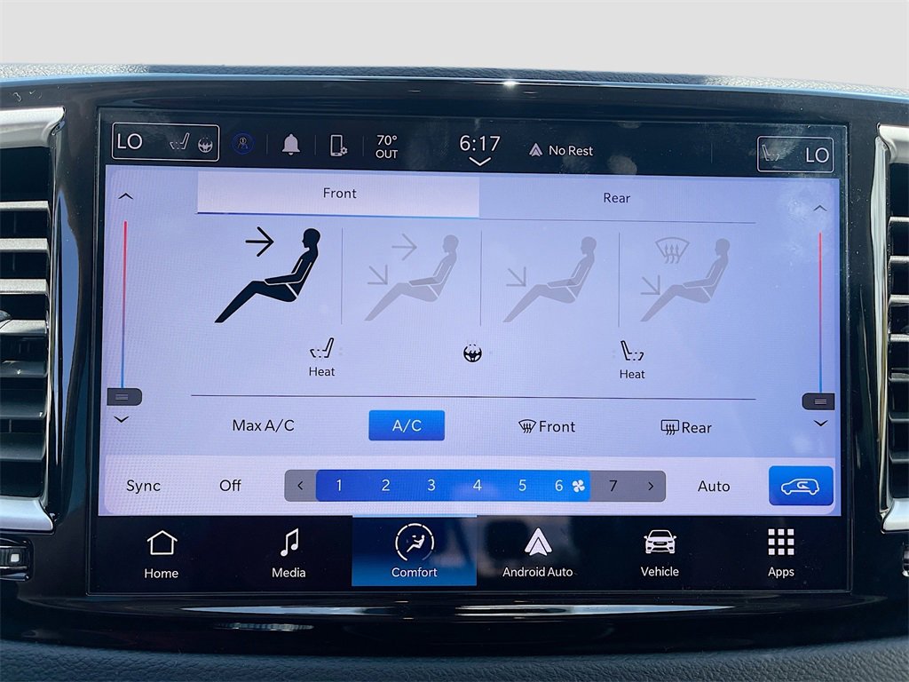 Used 2024 Chrysler Pacifica Touring-L image 19