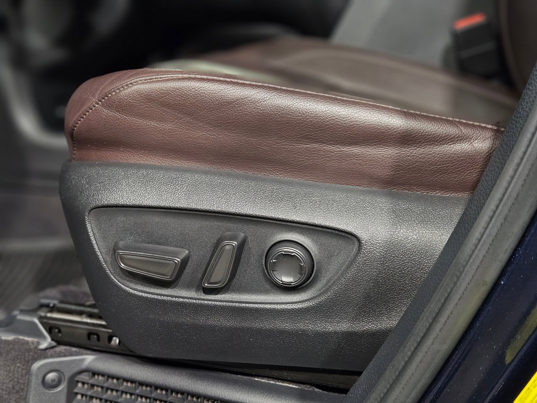 Used 2023 Toyota Sienna Platinum image 23