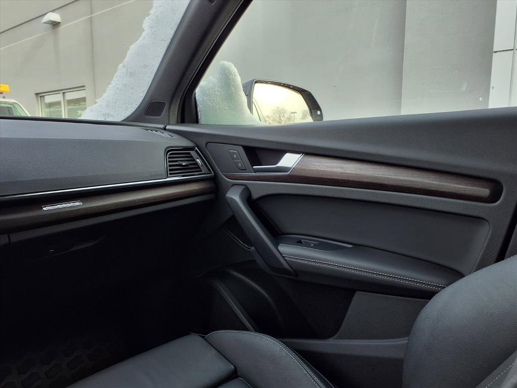 Used 2025 Audi Q5 2.0T Premium Plus w/ Premium Plus Package image 26