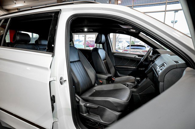 Used 2024 Volkswagen Tiguan SE R-Line image 25