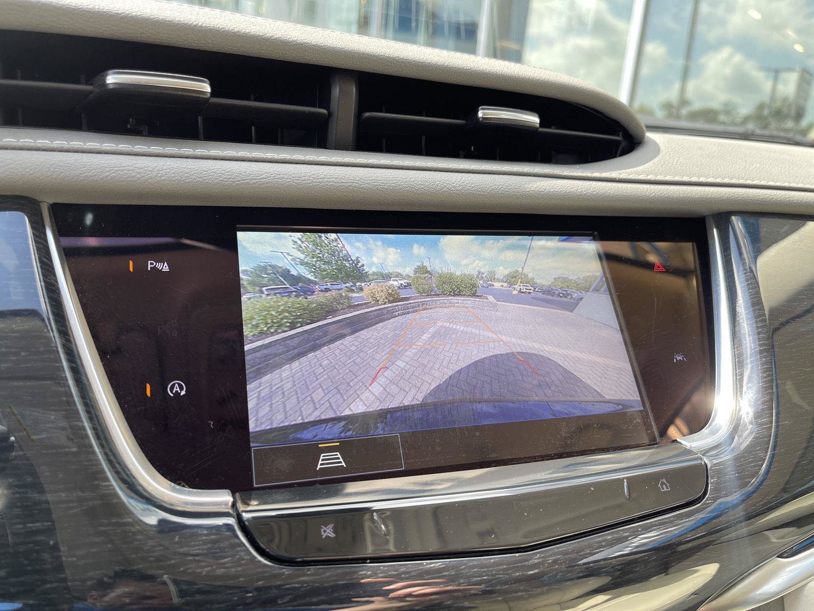 Used 2024 Cadillac XT6 Premium Luxury w/ LPO, Floor Liner Package AWD/4WD image 31