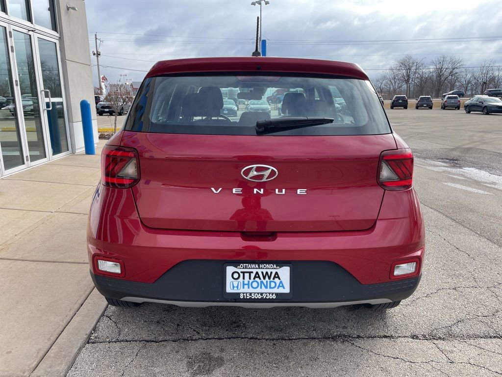 Used 2023 Hyundai Venue SE FWD image 6