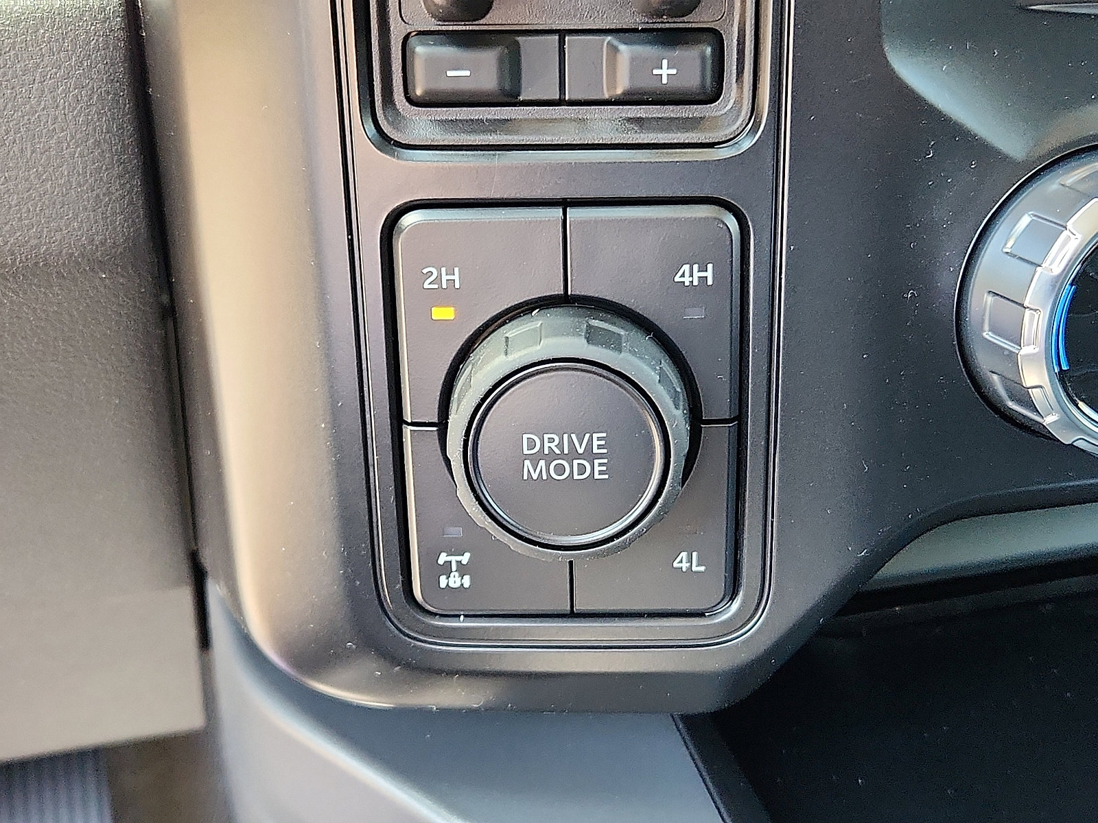 New 2026 Ford F350 Lariat image 15