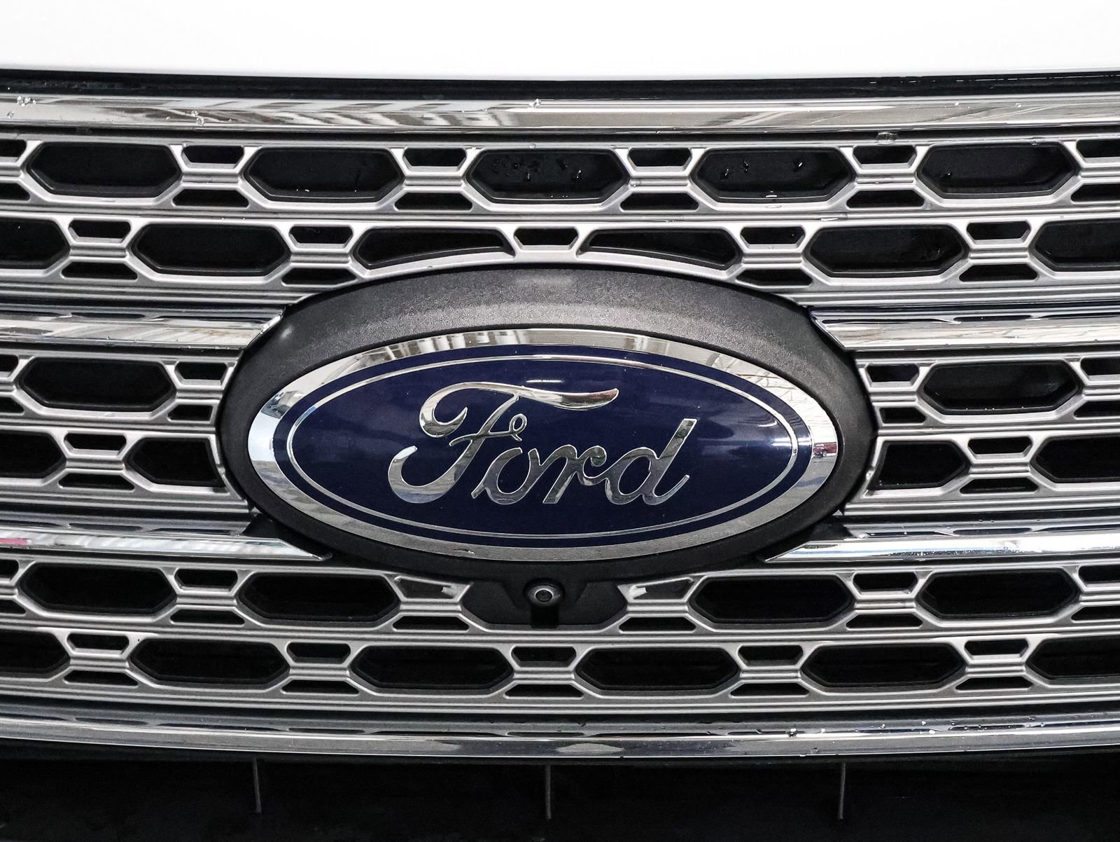 Used 2023 Ford Explorer Limited w/ Equipment Group 301A image 13