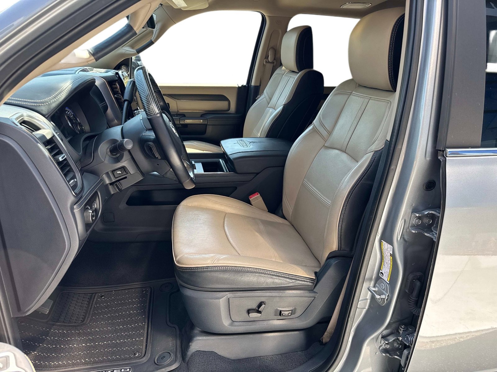 Used 2022 RAM 3500 Limited image 19