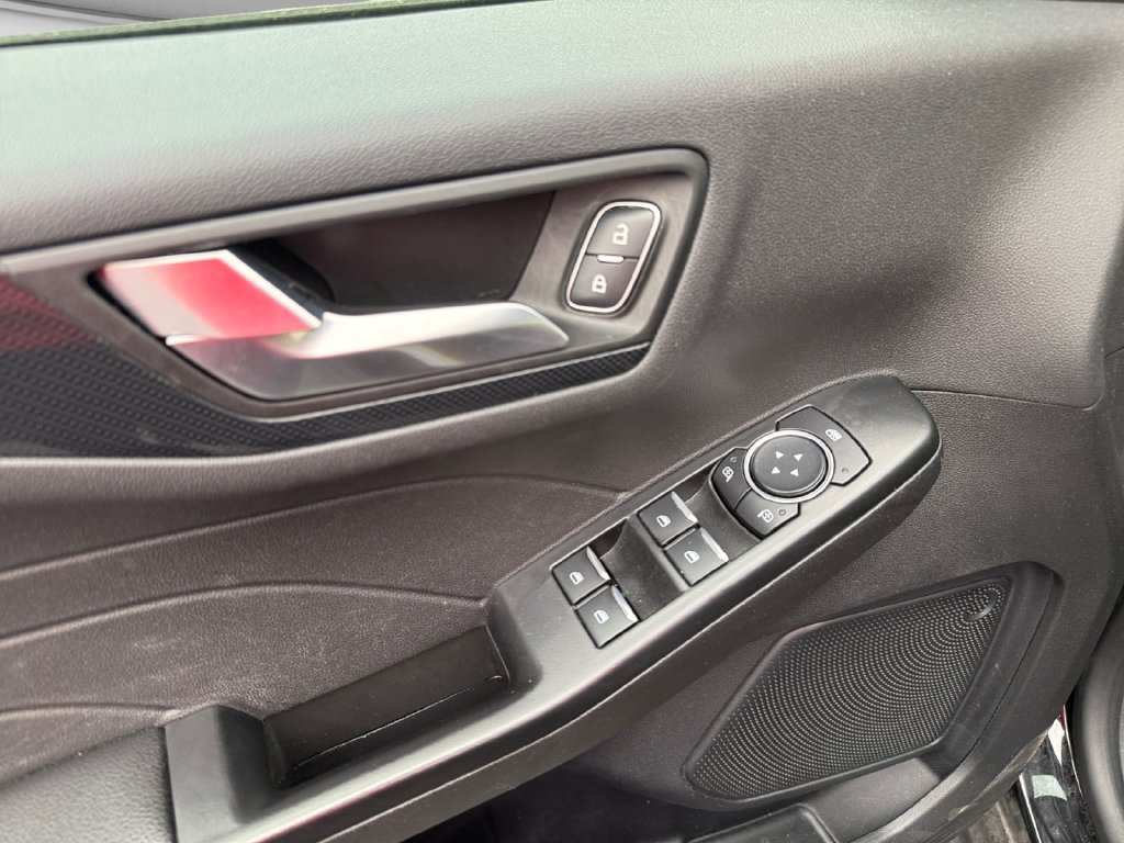 Used 2025 Ford Escape ST-Line Select AWD/4WD image 19