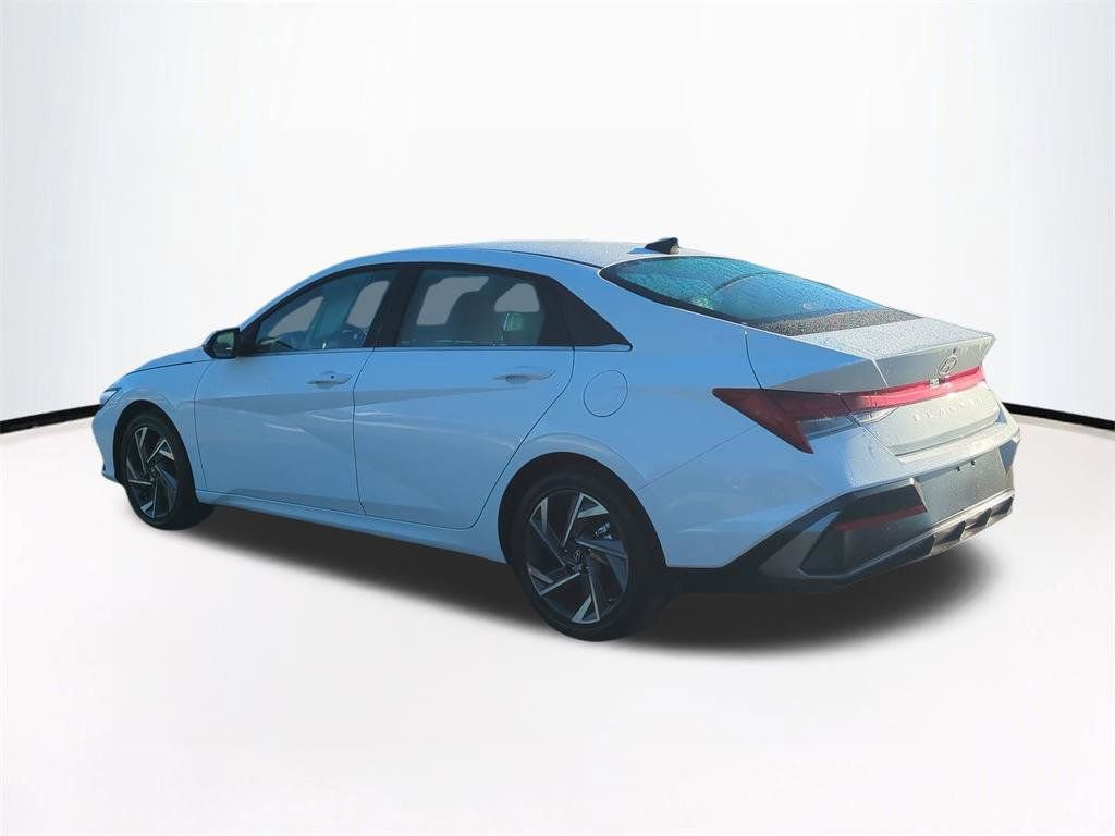 New 2026 Hyundai Elantra Limited image 7