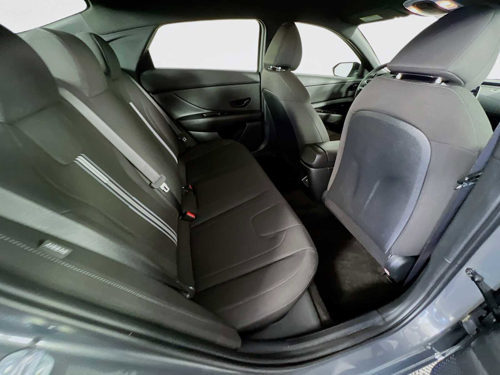 Certified 2025 Hyundai Elantra Sport image 25