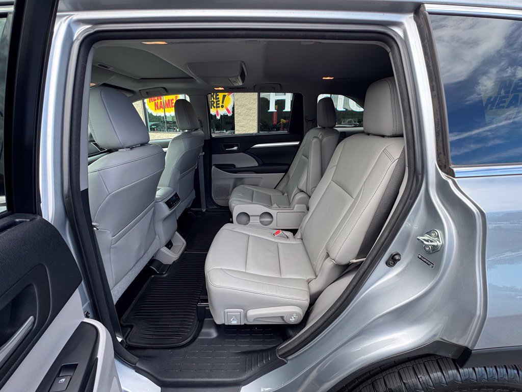 Used 2014 Toyota Highlander XLE AWD/4WD image 9