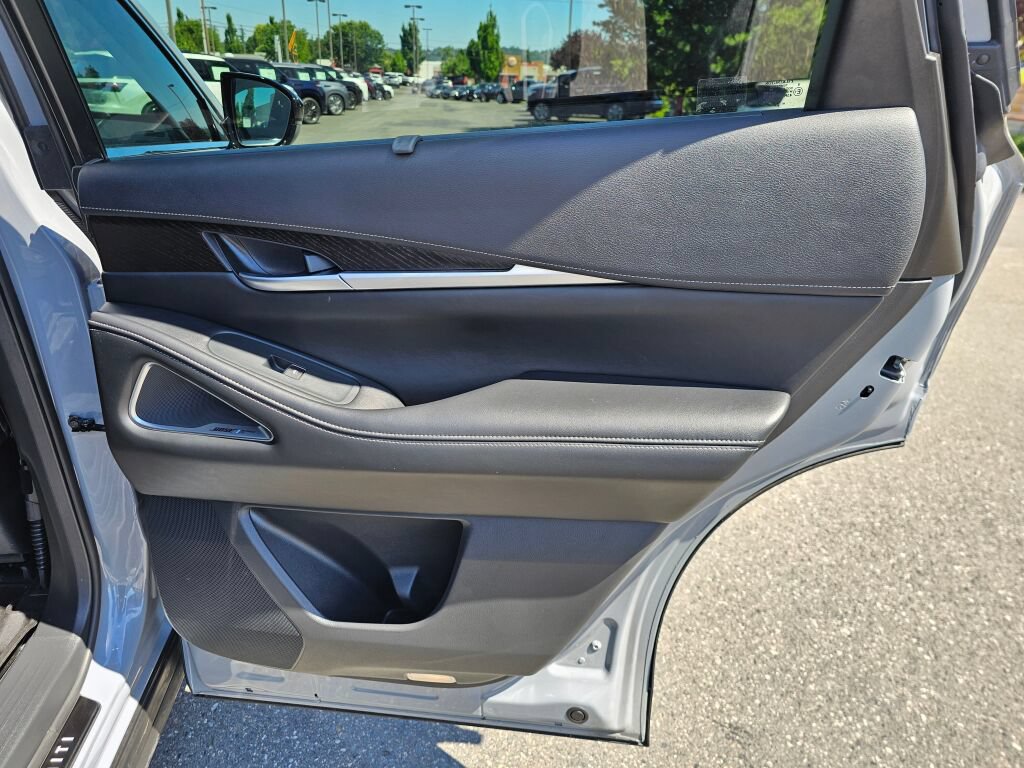 Used 2025 INFINITI QX60 Sensory AWD/4WD image 15