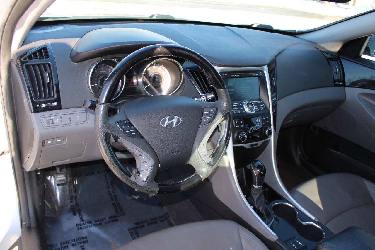 Used 2011 Hyundai Sonata Limited w/ Navigation Pkg 5 FWD image 18