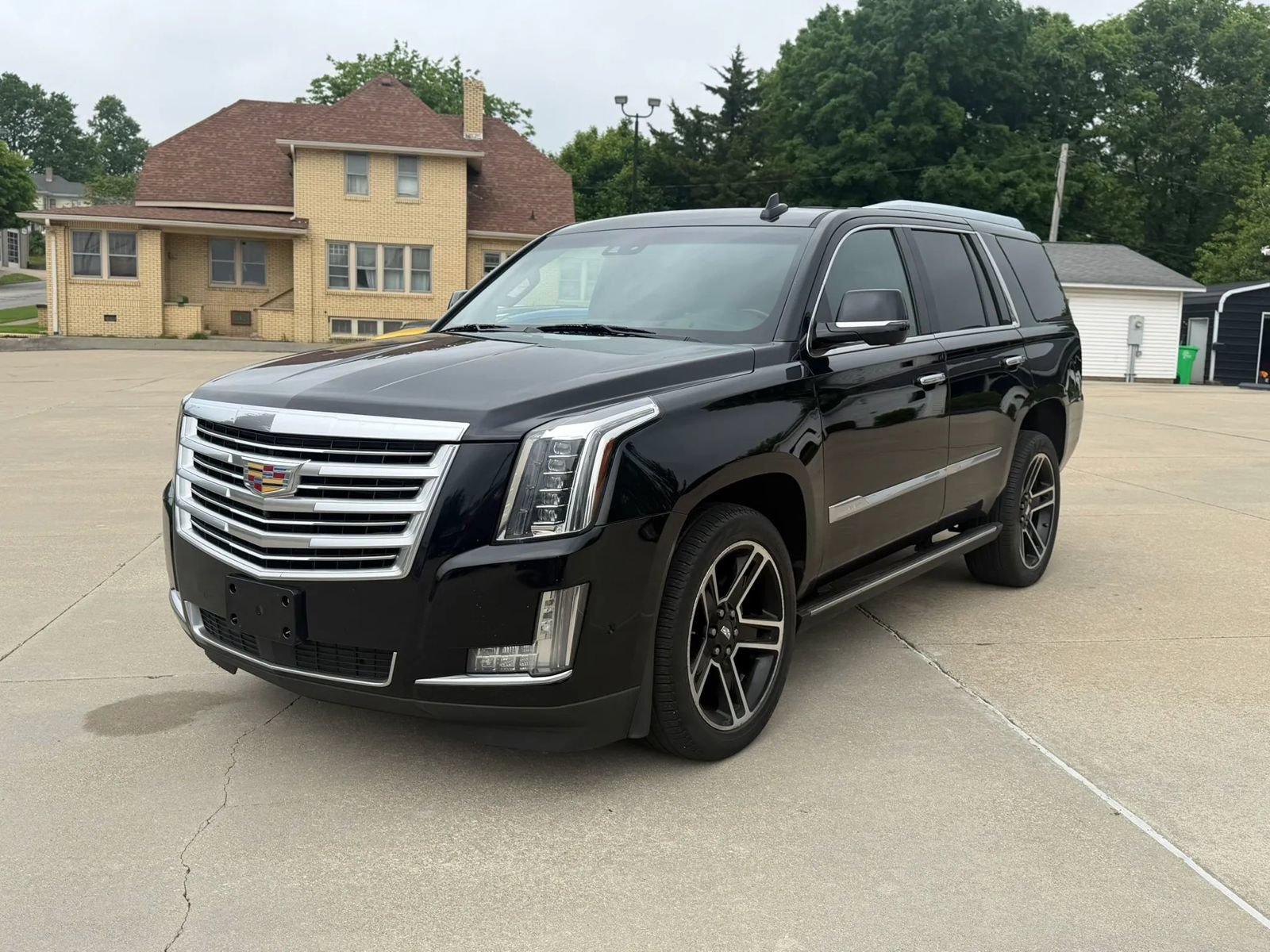 Used 2019 Cadillac Escalade Platinum AWD/4WD image 4
