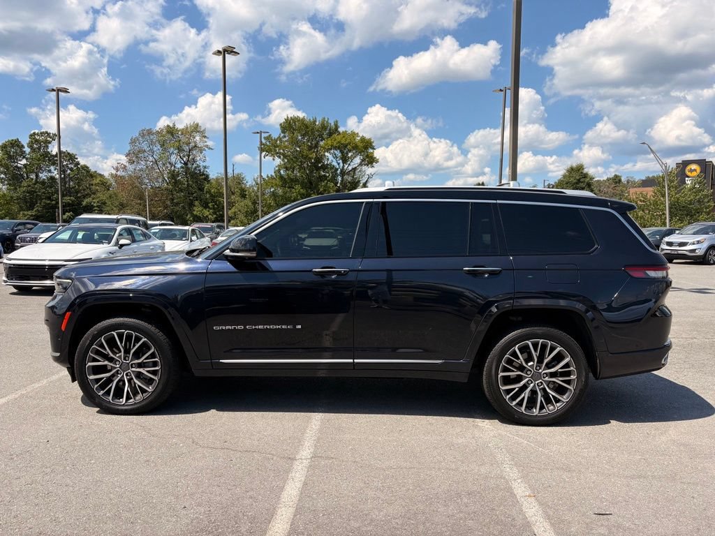 Used 2023 Jeep Grand Cherokee L Summit AWD/4WD image 4