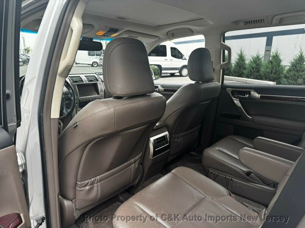 Used 2019 Lexus GX 460 Premium AWD/4WD image 23
