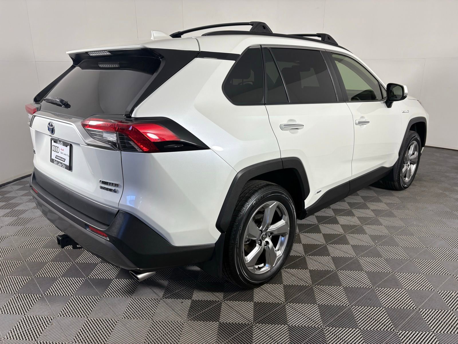 Used 2020 Toyota RAV4 Limited image 7