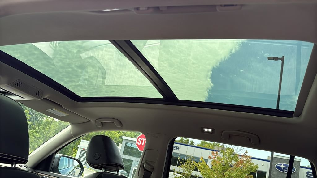 Used 2024 Volkswagen Atlas SE w/ Panoramic Sunroof Package AWD/4WD image 27