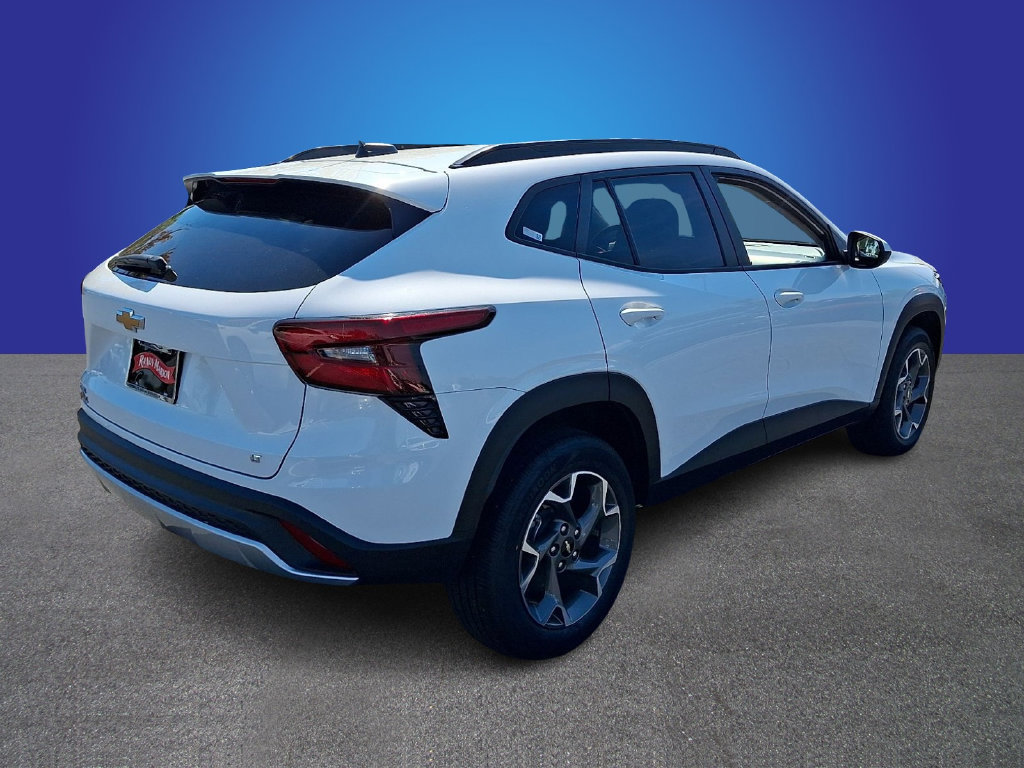Used 2024 Chevrolet Trax LT FWD image 4