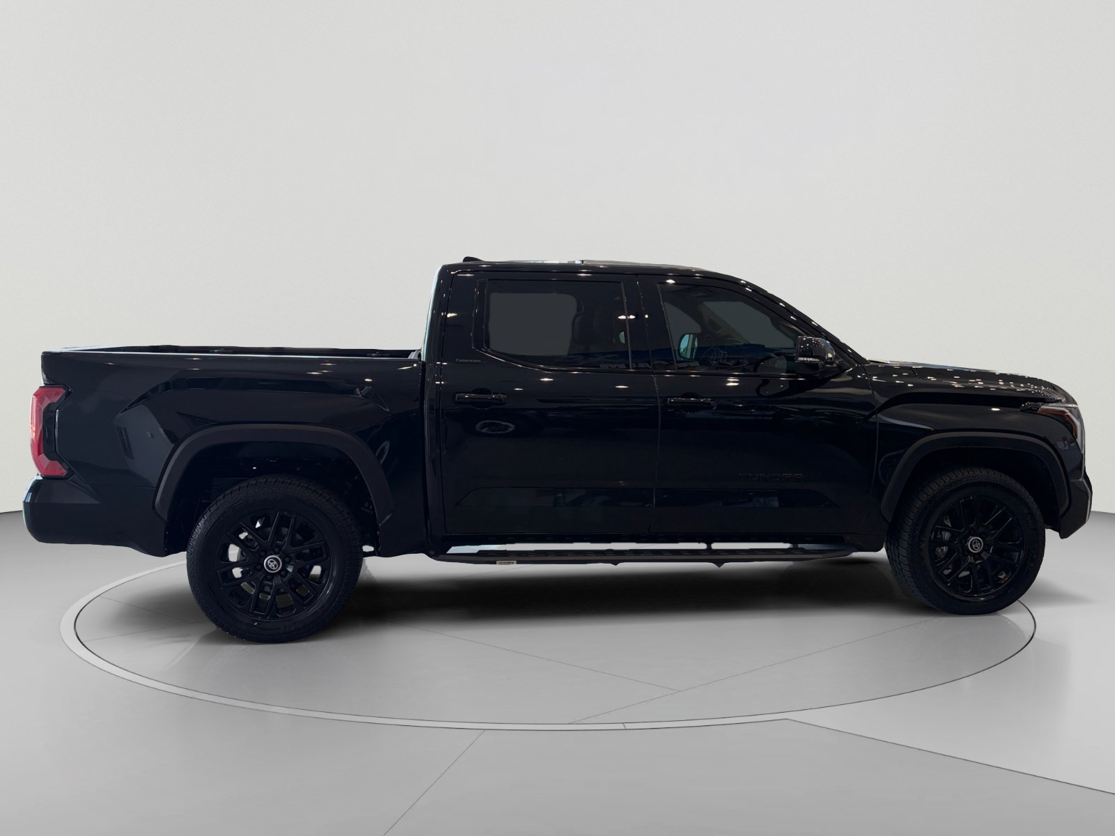 Used 2024 Toyota Tundra Limited AWD/4WD image 6