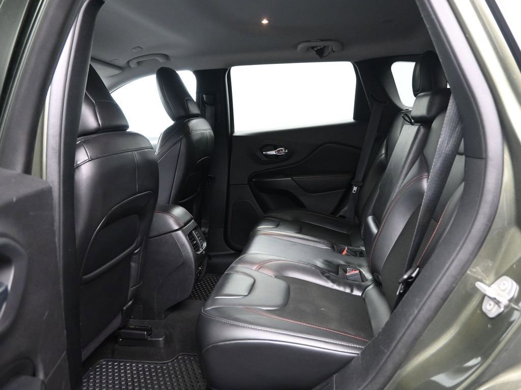 Used 2020 Jeep Cherokee Trailhawk w/ Comfort/Convenience Group image 27