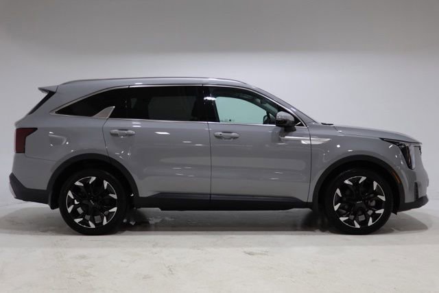 Used 2026 Kia Sorento EX FWD image 9