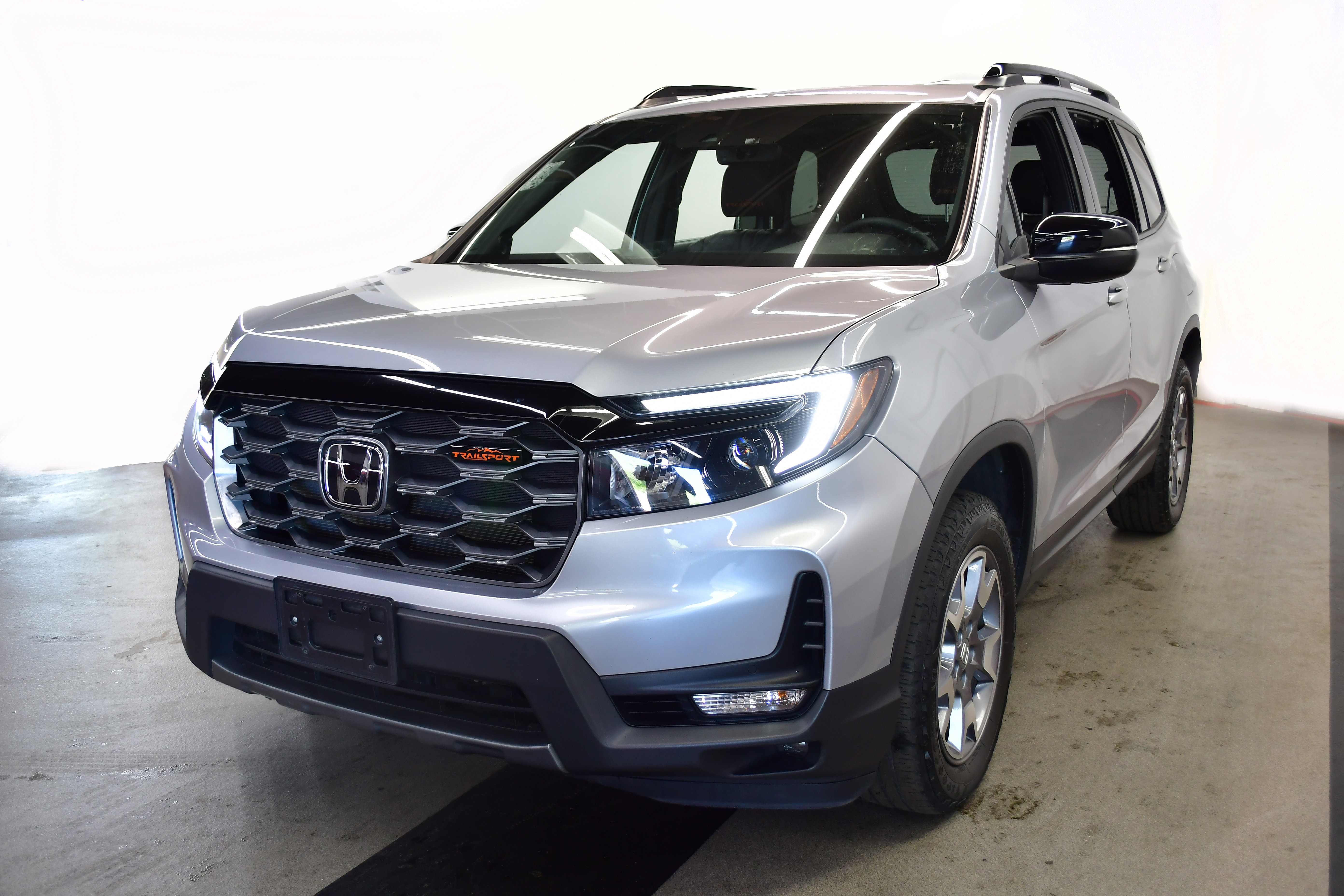 Used 2023 Honda Passport TrailSport image 4