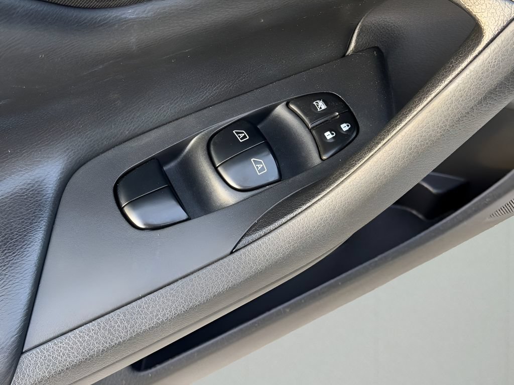 Used 2015 Nissan Altima 3.5 SL FWD image 13