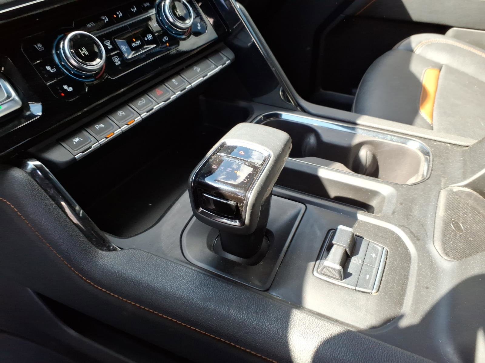 Used 2023 GMC Sierra 1500 AT4 w/ Technology Package image 16