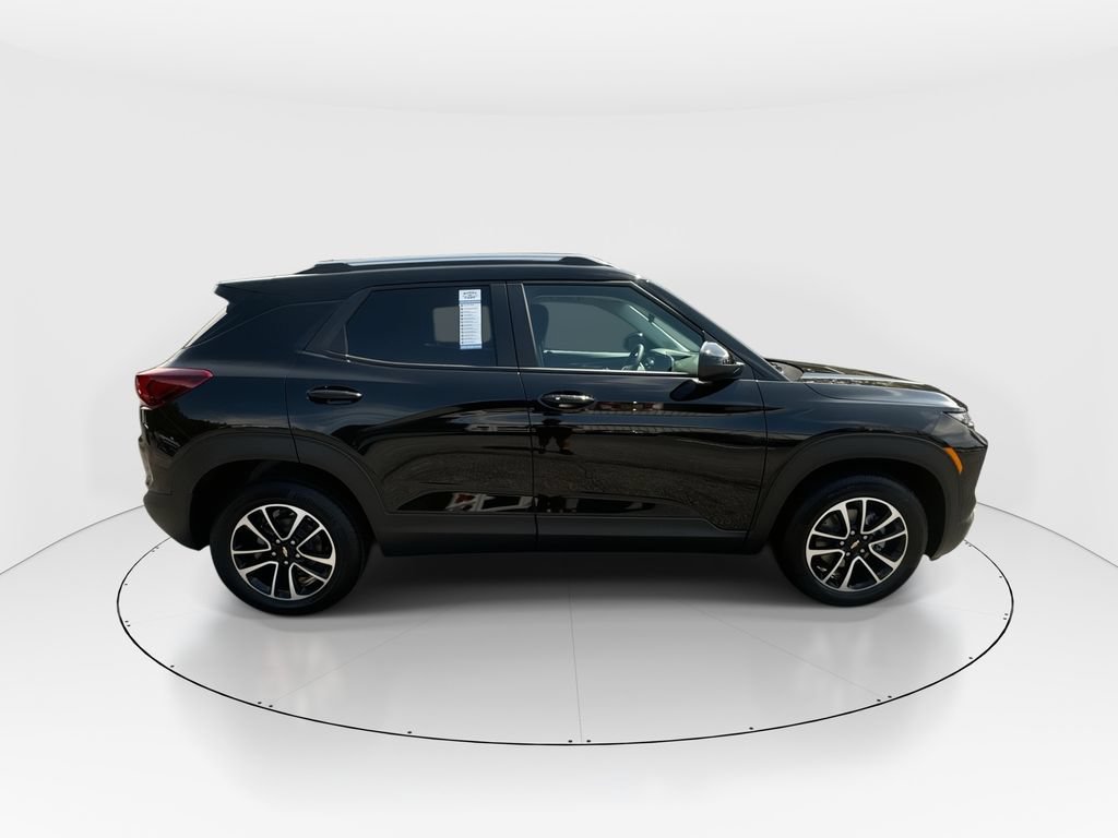 New 2026 Chevrolet TrailBlazer LT w/ LT Cold Weather Package FWD image 9