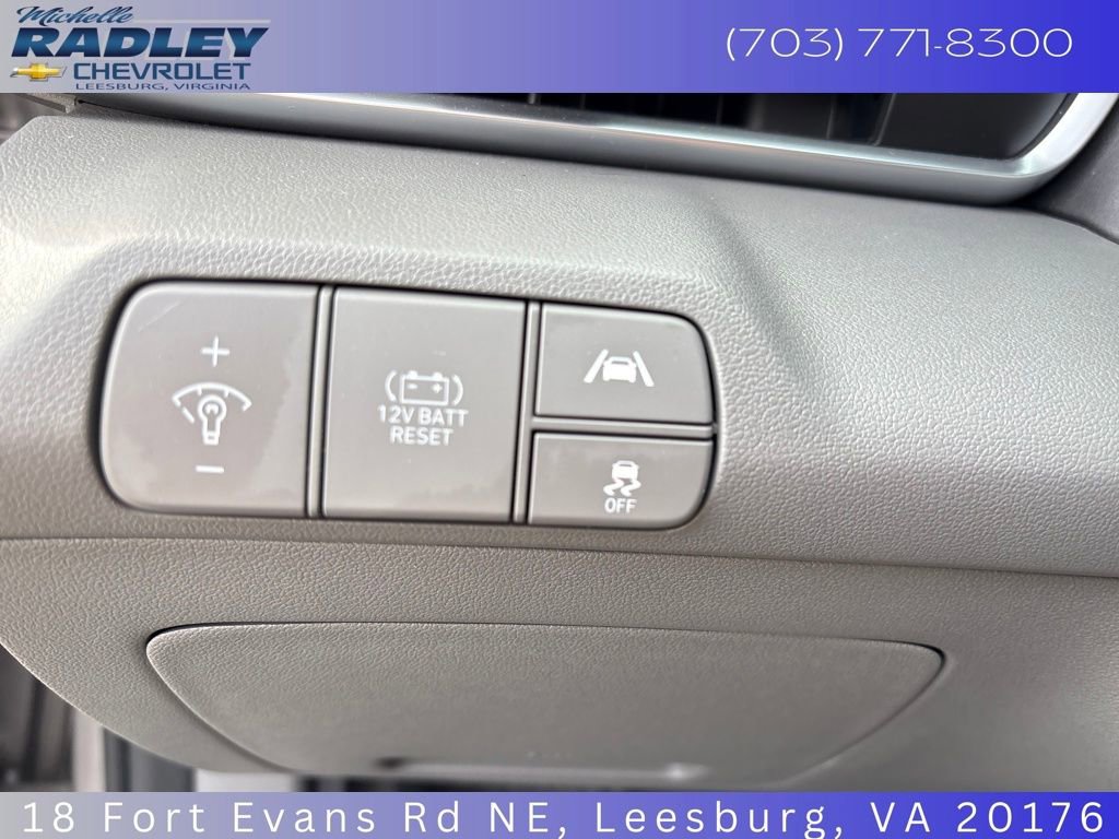 Used 2023 Hyundai Elantra Blue image 15