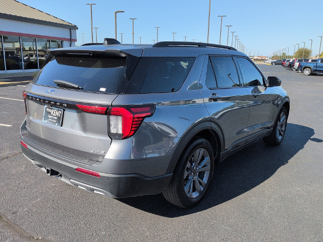 Used 2026 Ford Explorer Active w/ Active Comfort Package AWD/4WD image 7