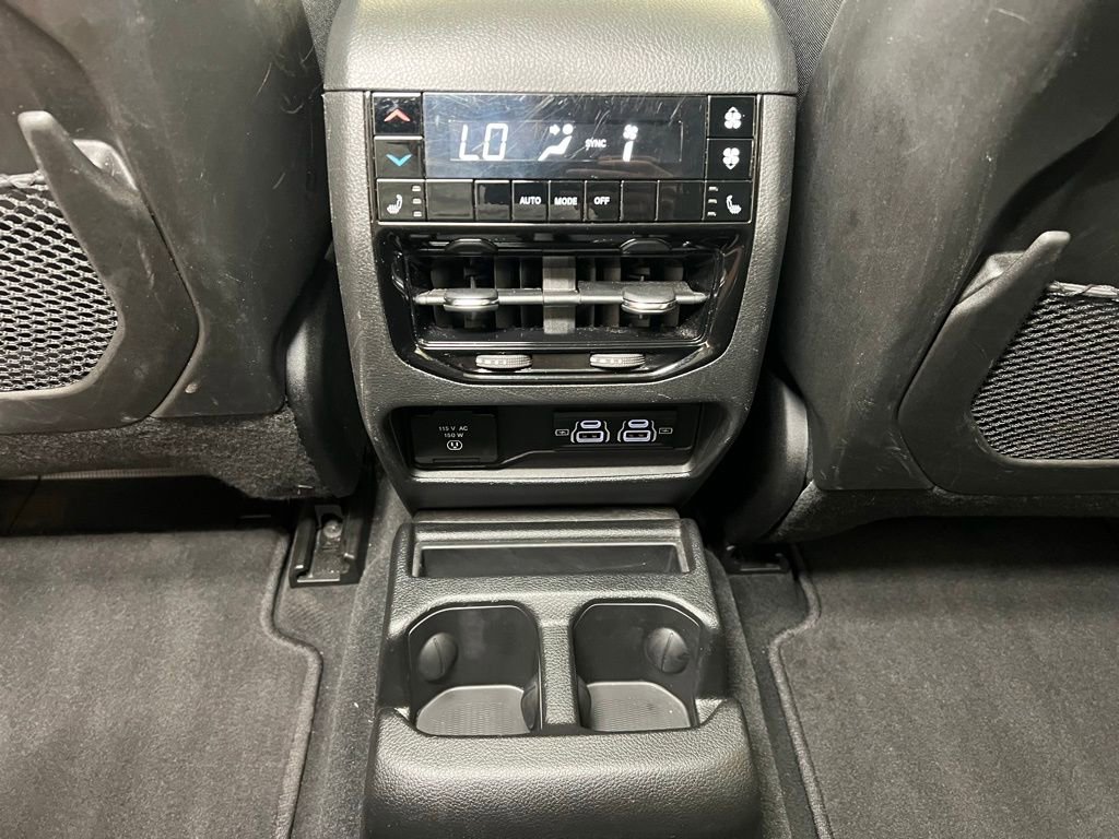 Used 2024 Jeep Grand Cherokee L Limited w/ Luxury Tech Group II image 25