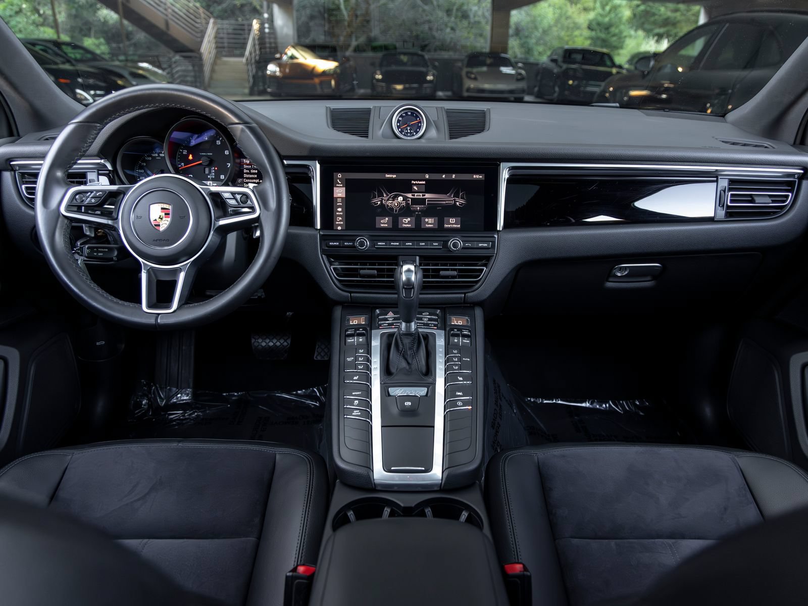 Certified 2021 Porsche Macan AWD/4WD image 41