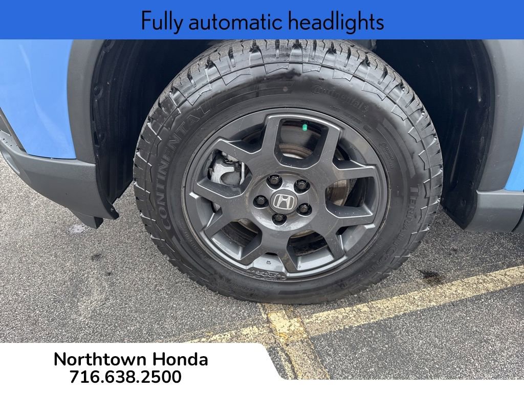 Used 2025 Honda Pilot TrailSport image 11