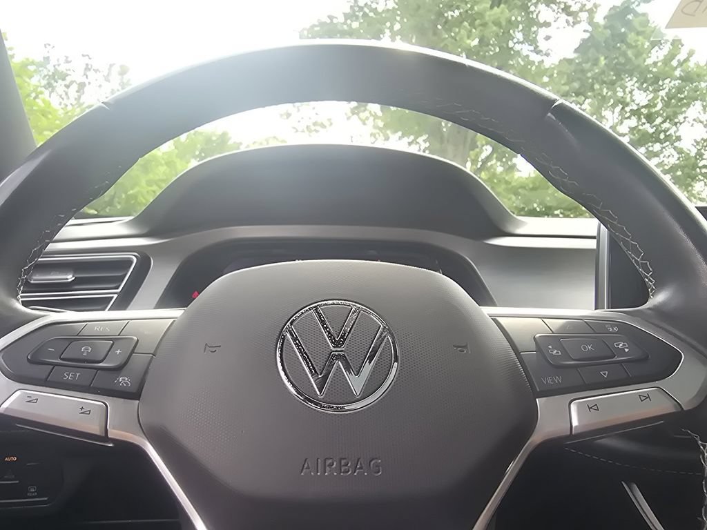 Used 2024 Volkswagen Atlas Cross Sport SE FWD image 26