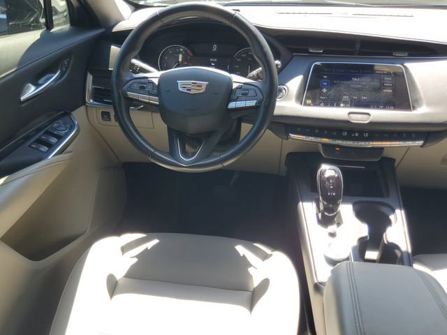 Certified 2023 Cadillac XT4 Luxury image 16