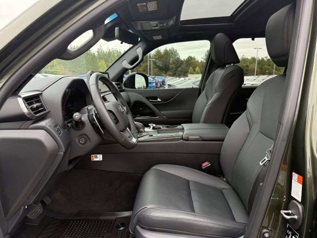 Used 2025 Lexus LX 700h Overtrail image 26