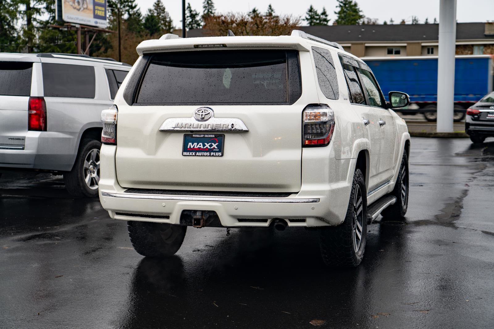 Used 2016 Toyota 4Runner Limited AWD/4WD image 9